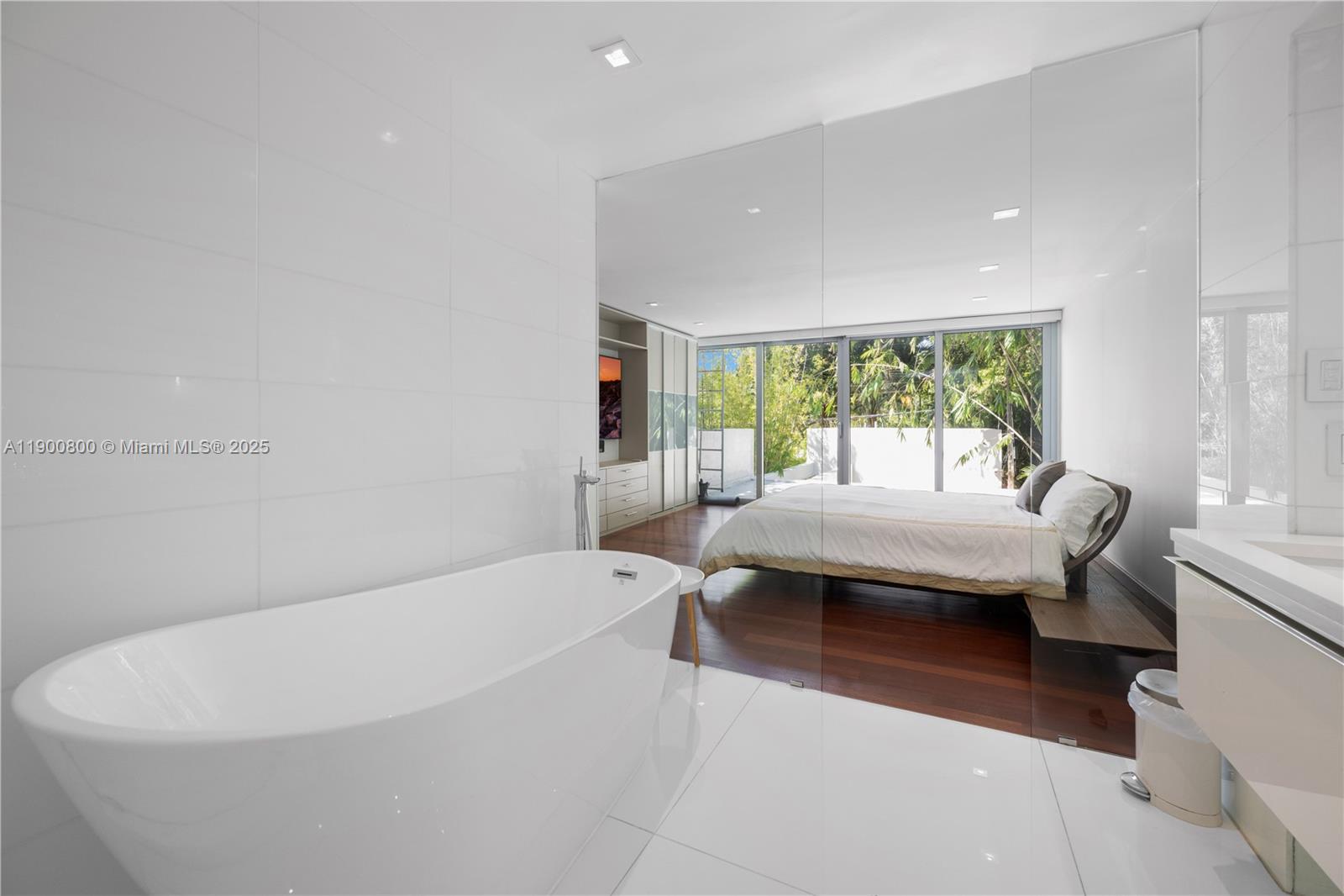 SILVER BLUFF EST SEC C - Residential Lease