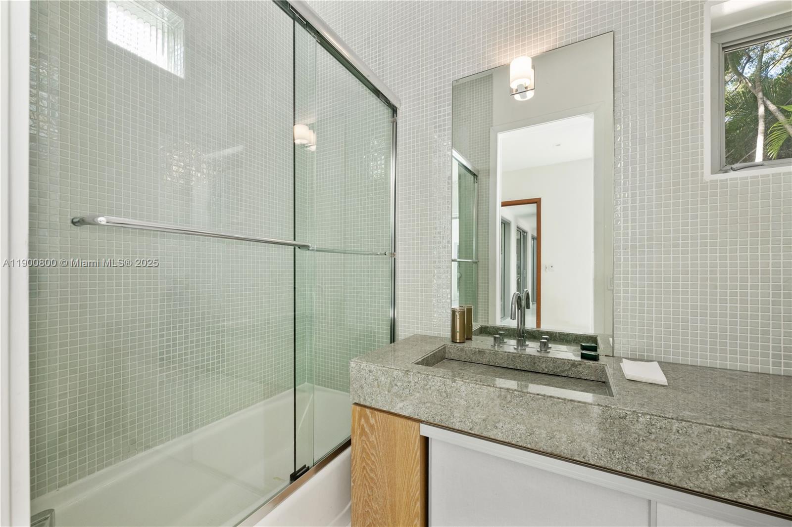 SILVER BLUFF EST SEC C - Residential Lease