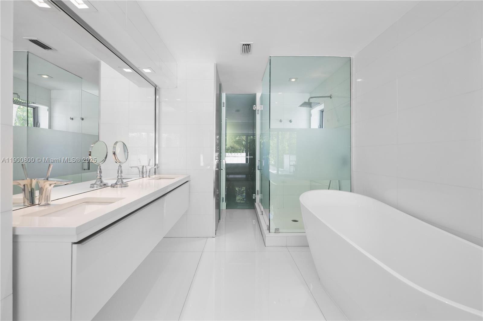 SILVER BLUFF EST SEC C - Residential Lease