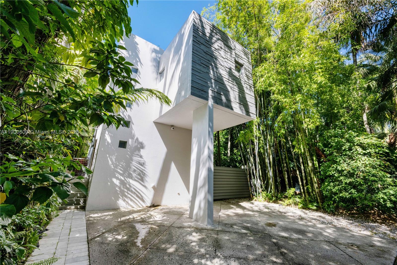 SILVER BLUFF EST SEC C - Residential Lease