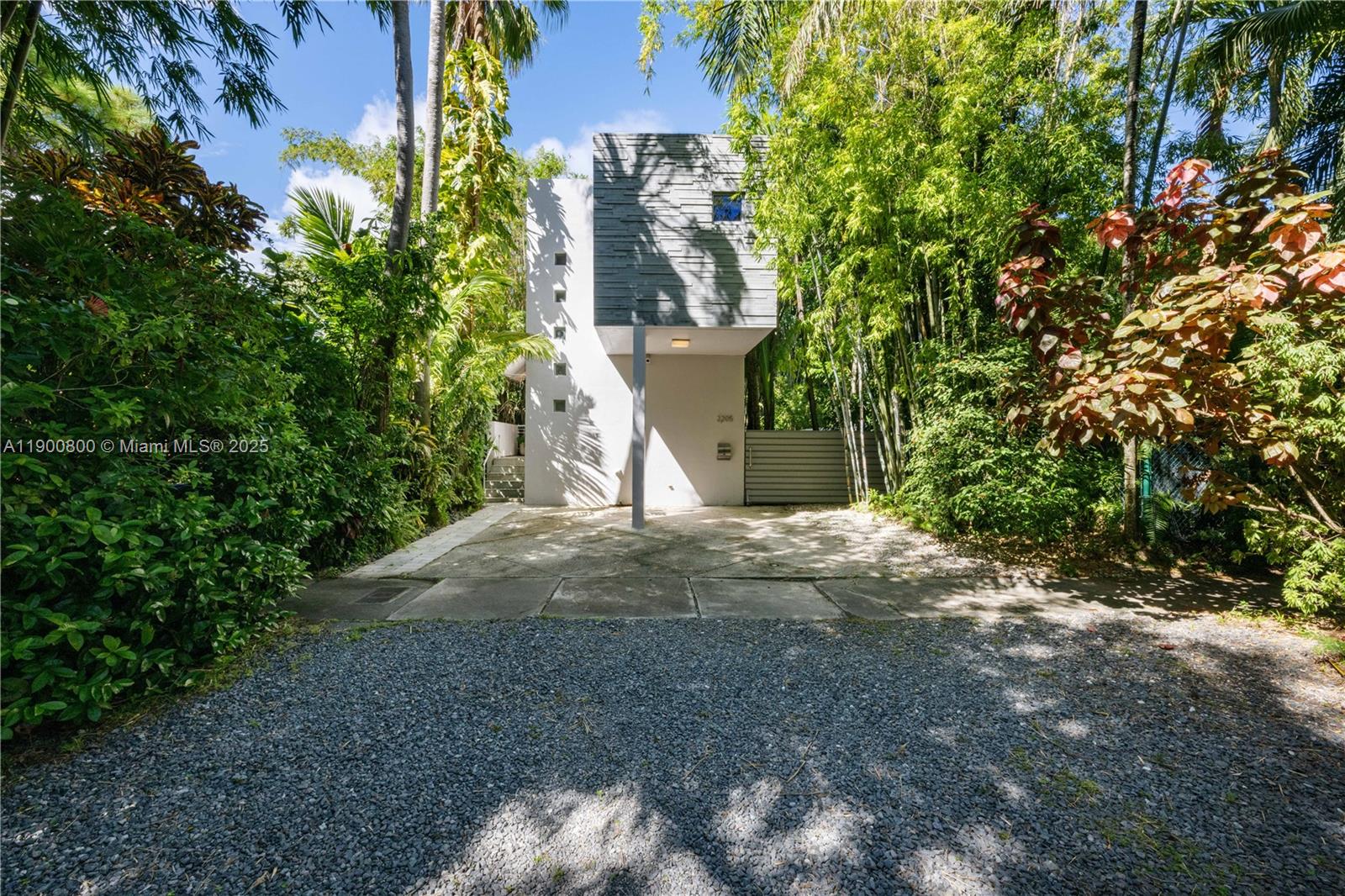 SILVER BLUFF EST SEC C - Residential Lease