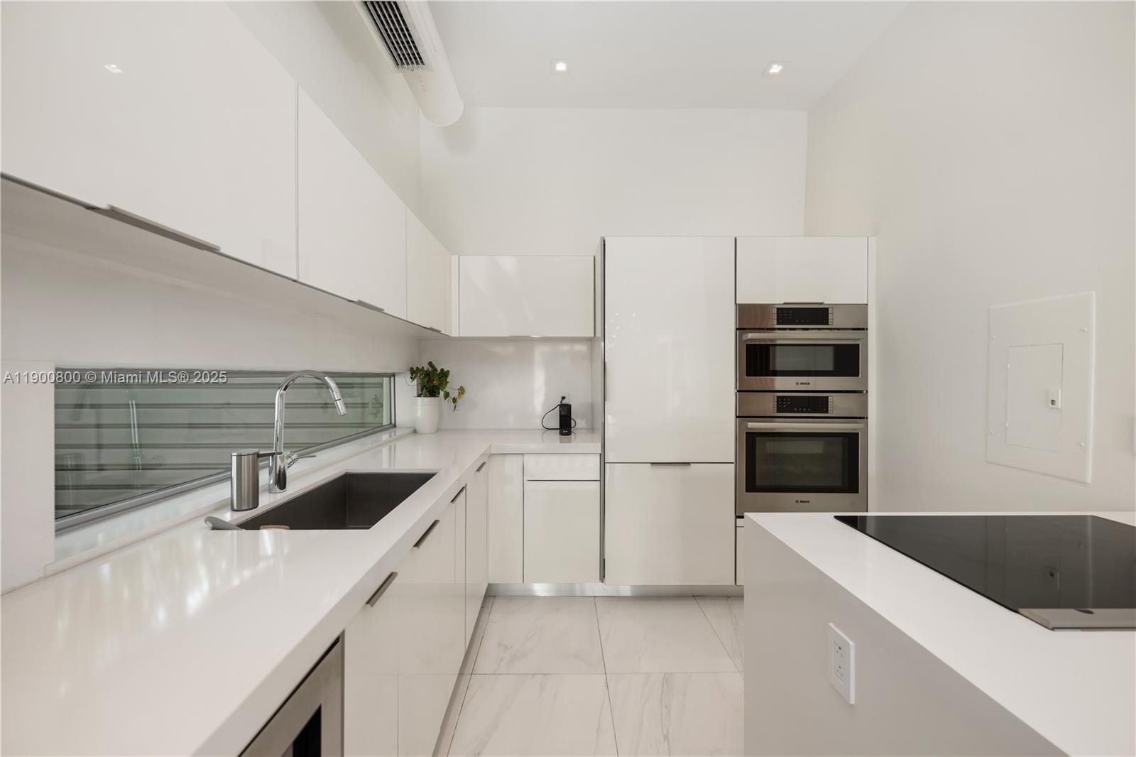 SILVER BLUFF EST SEC C - Residential Lease