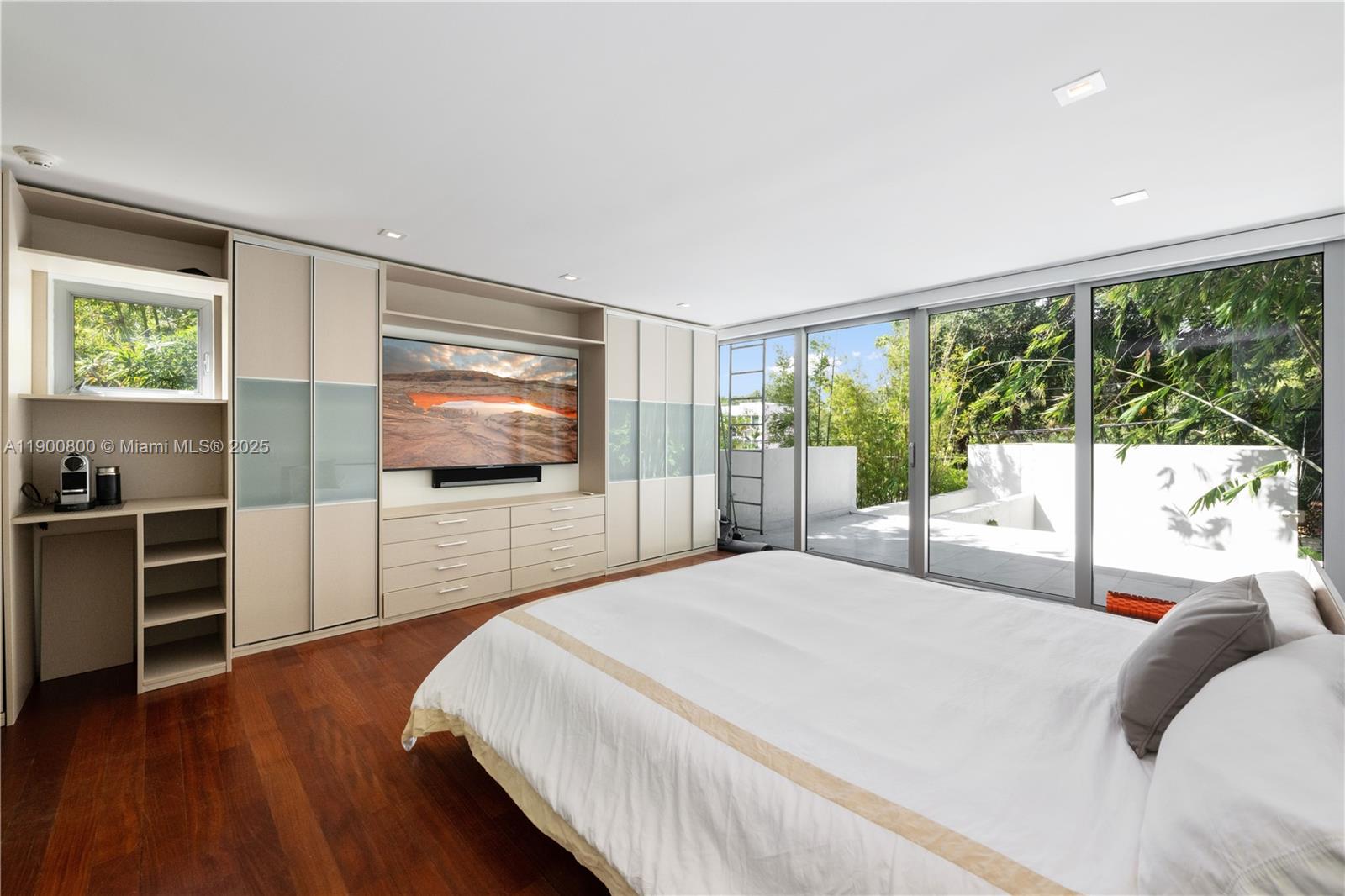 SILVER BLUFF EST SEC C - Residential Lease