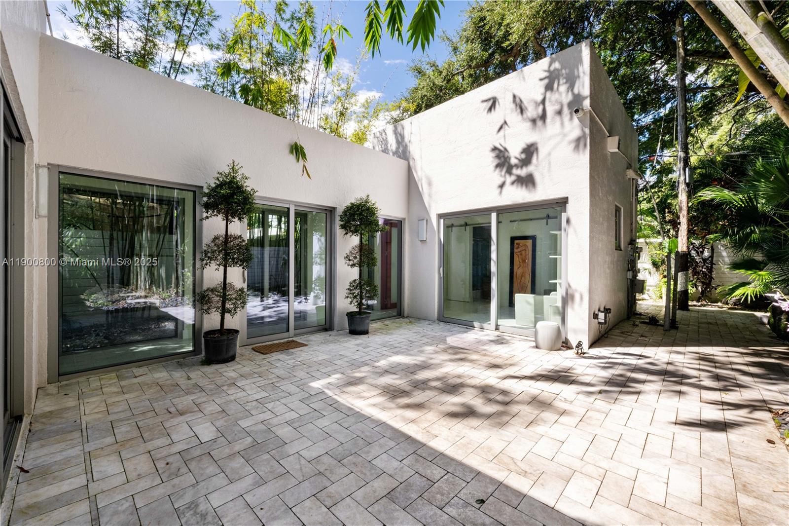 SILVER BLUFF EST SEC C - Residential Lease