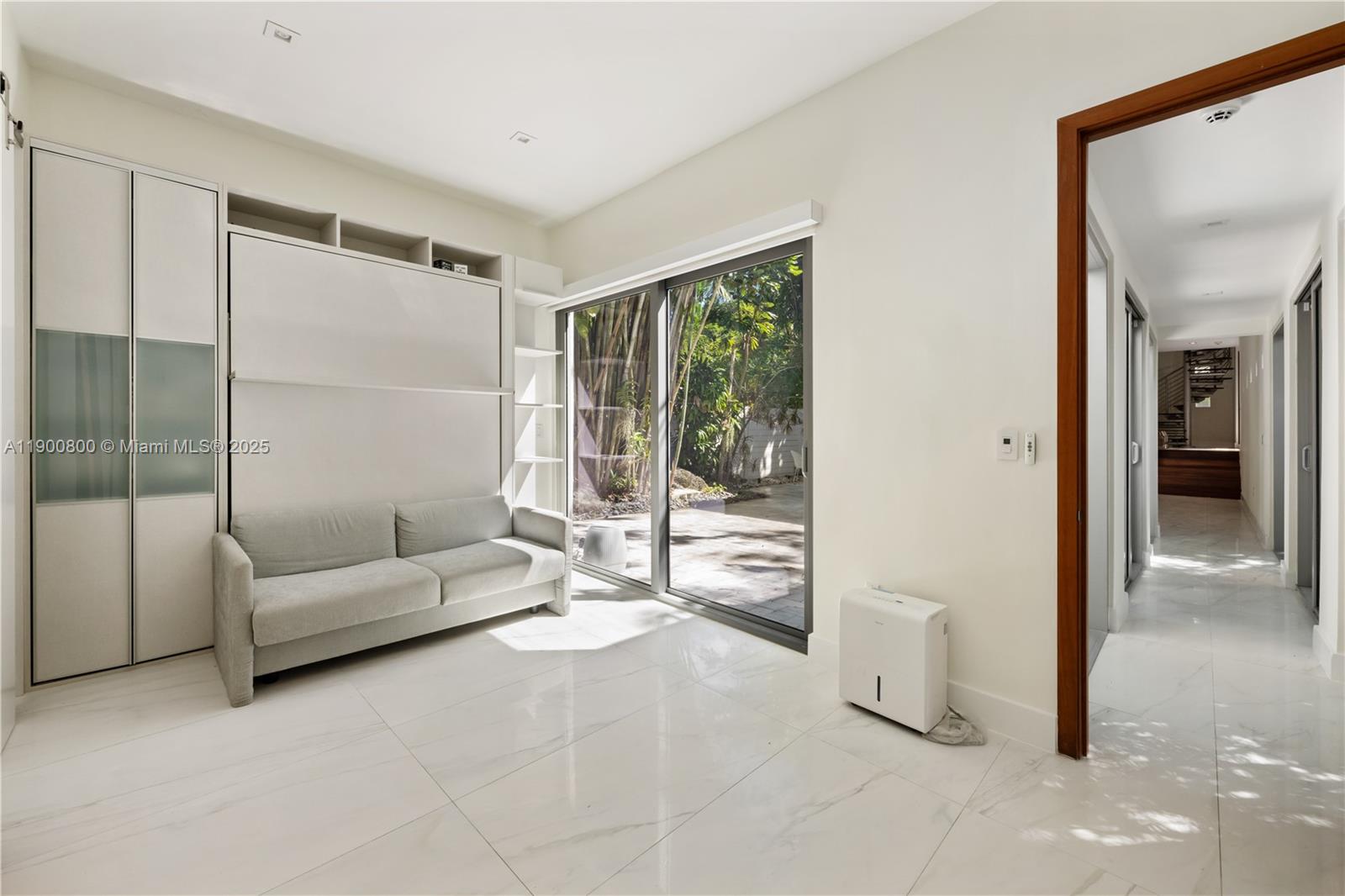 SILVER BLUFF EST SEC C - Residential Lease