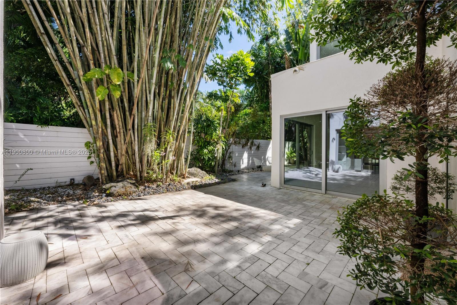 SILVER BLUFF EST SEC C - Residential Lease