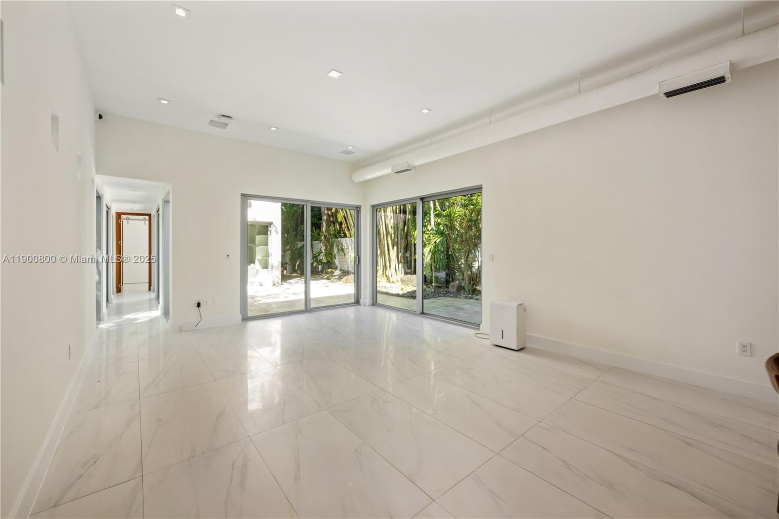 SILVER BLUFF EST SEC C - Residential Lease