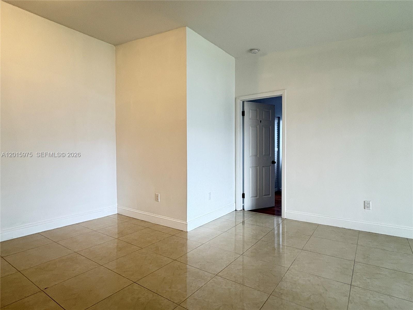 LAKEVIEW AT HAMMOCKS COND - Residential Lease