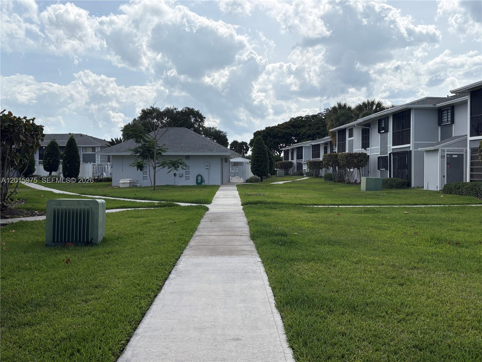 LAKEVIEW AT HAMMOCKS COND - Residential Lease