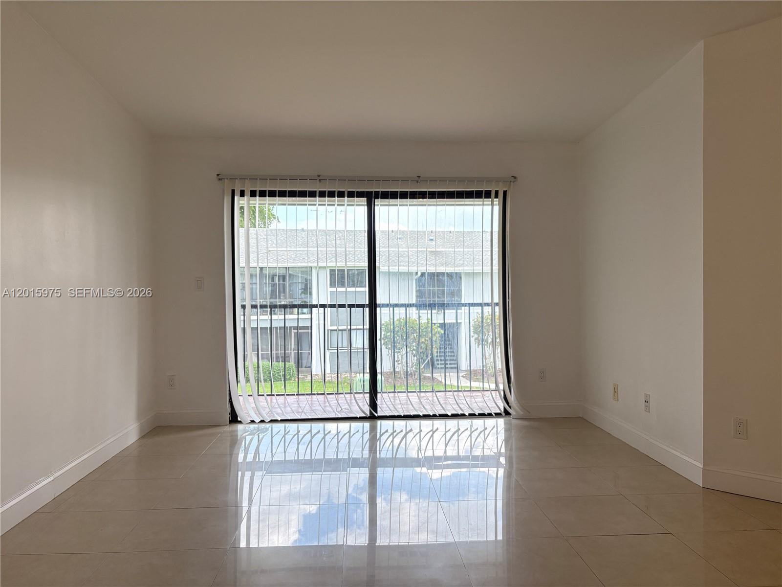 LAKEVIEW AT HAMMOCKS COND - Residential Lease