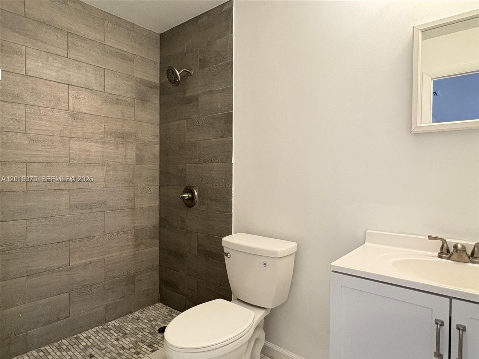 LAKEVIEW AT HAMMOCKS COND - Residential Lease