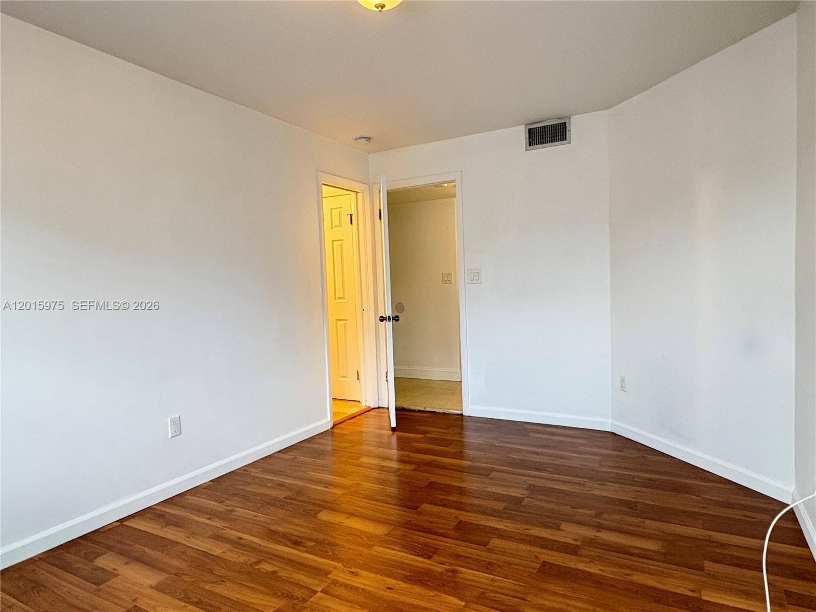 LAKEVIEW AT HAMMOCKS COND - Residential Lease