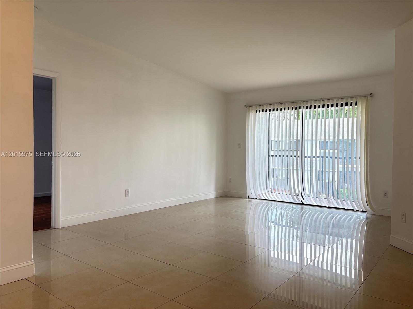 LAKEVIEW AT HAMMOCKS COND - Residential Lease