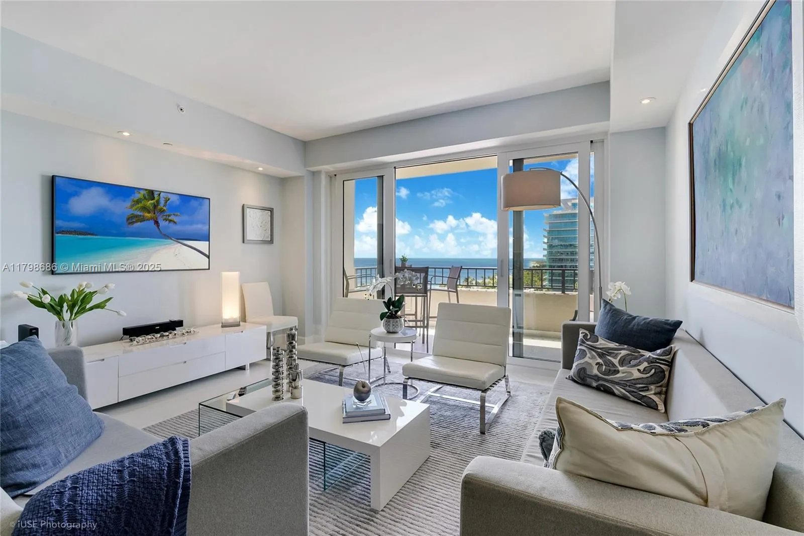 Key Biscayne, Florida 33149, United States, 2 Bedrooms Bedrooms, ,3 BathroomsBathrooms,Residential,Active,125652