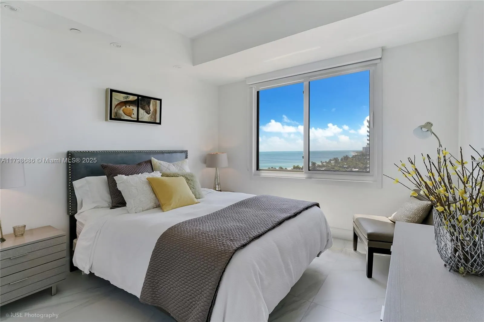 Key Biscayne, Florida 33149, United States, 2 Bedrooms Bedrooms, ,3 BathroomsBathrooms,Residential,Active,125652