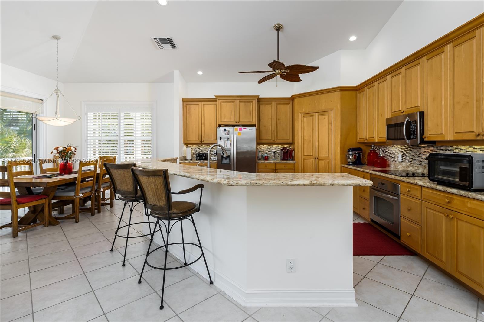 HIDEAWAY BEACH ASSOCIATION - Residential