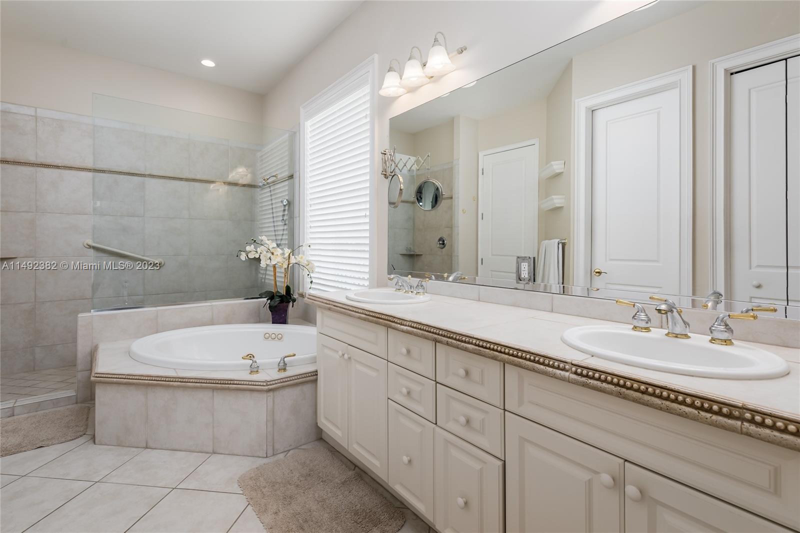 HIDEAWAY BEACH ASSOCIATION - Residential