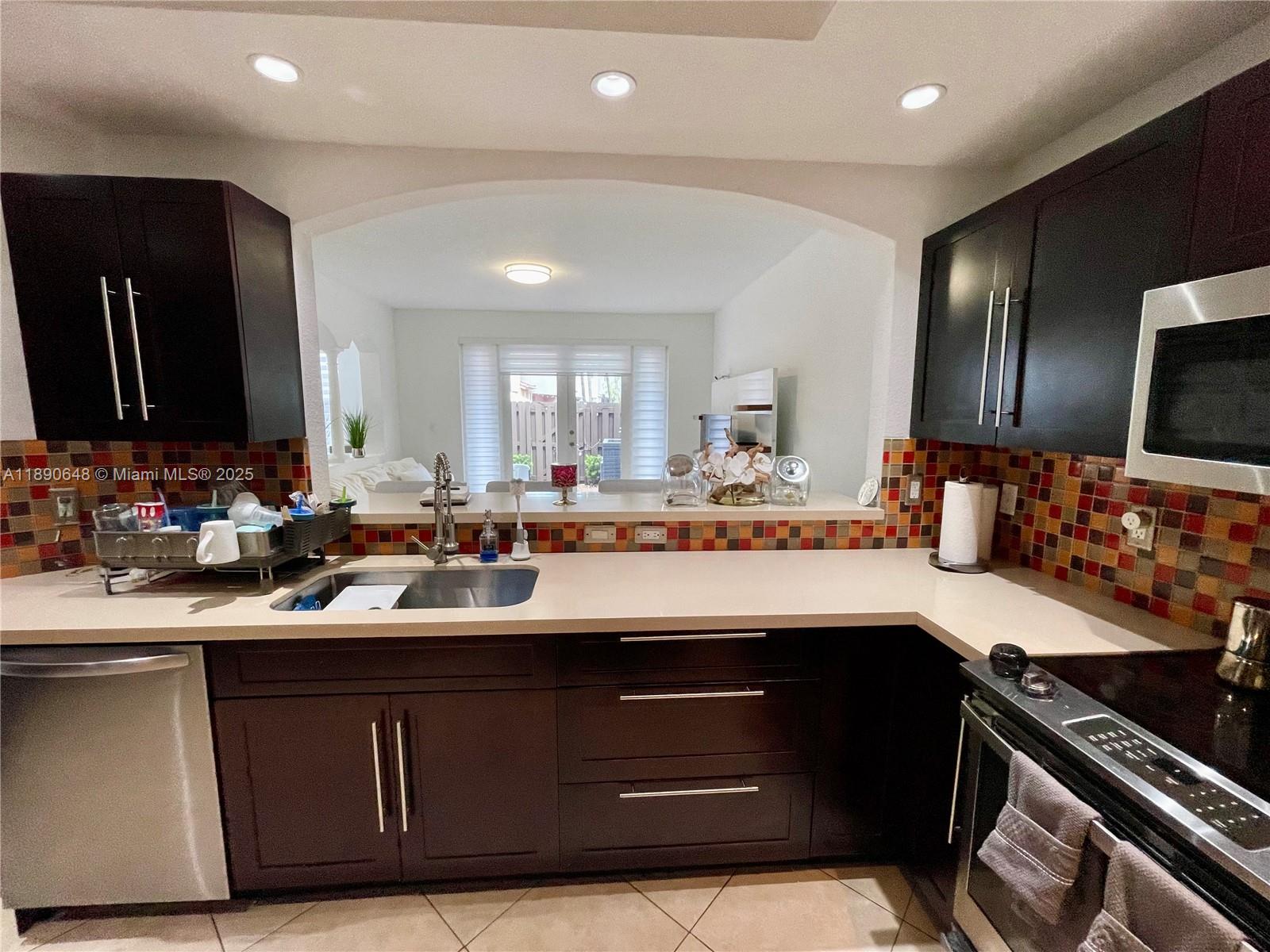 ISLANDS AT DORAL - Residential Lease