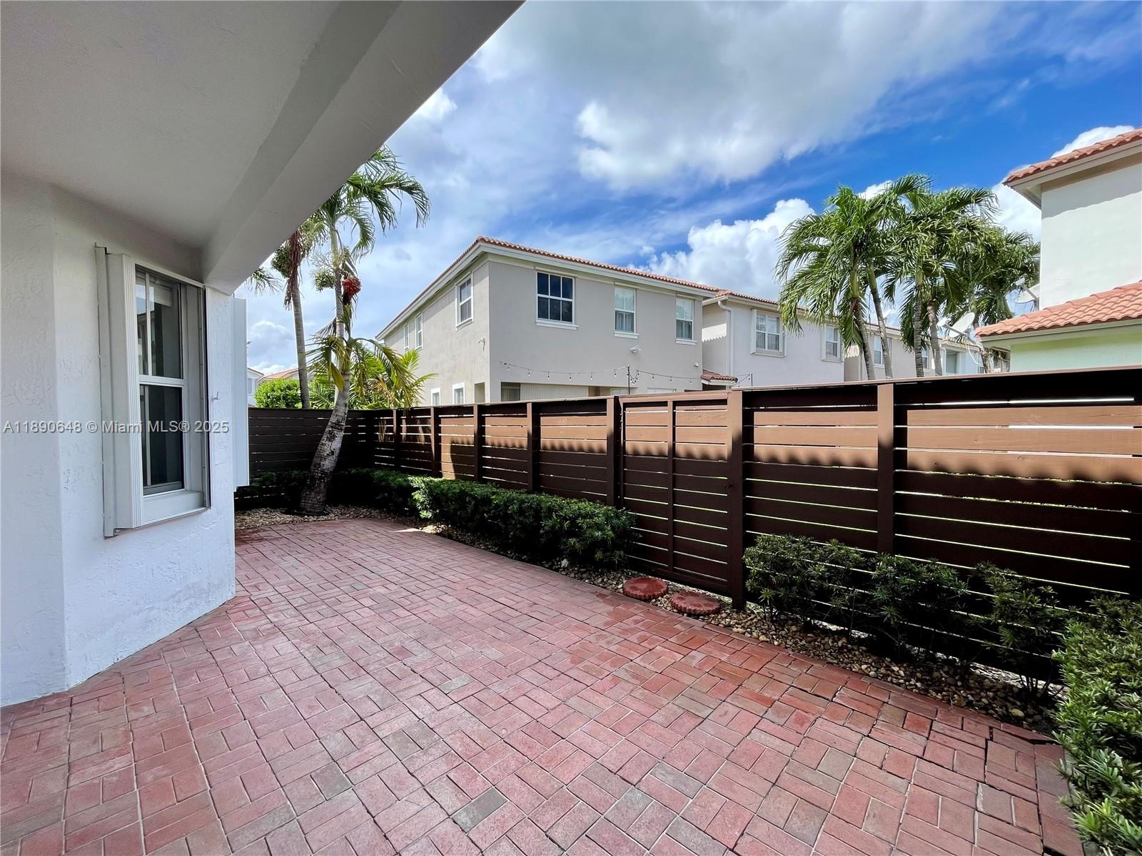 ISLANDS AT DORAL - Residential Lease
