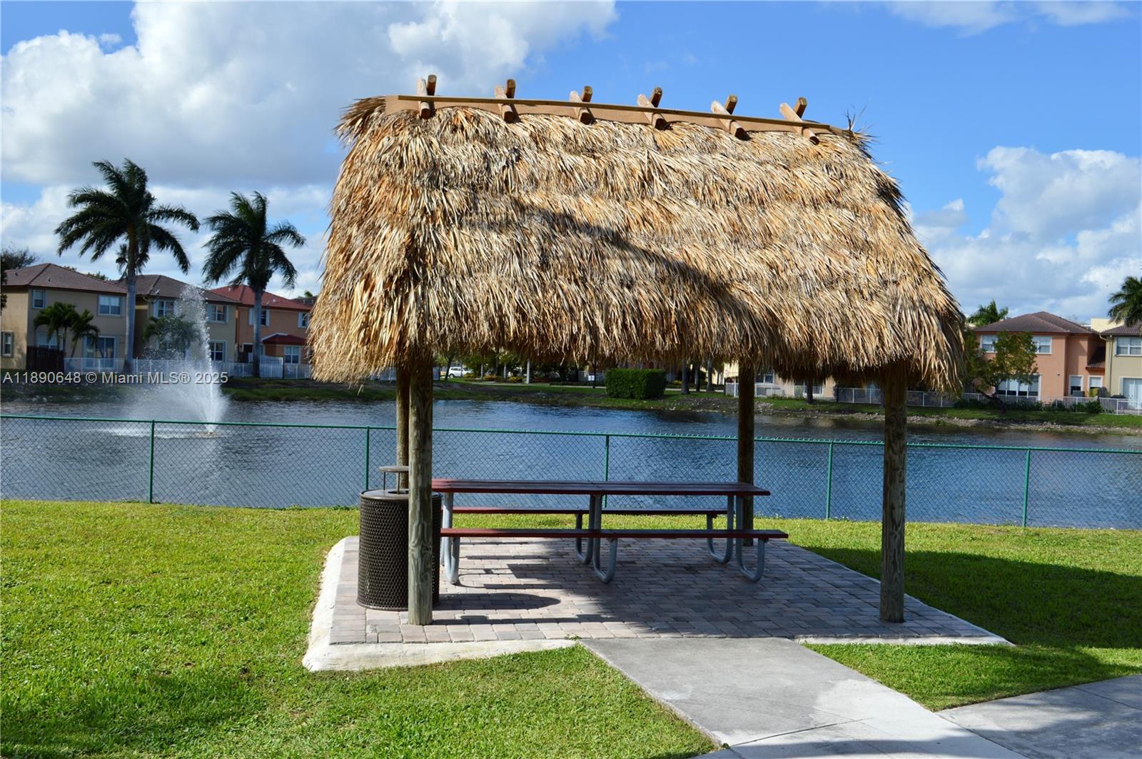 ISLANDS AT DORAL - Residential Lease