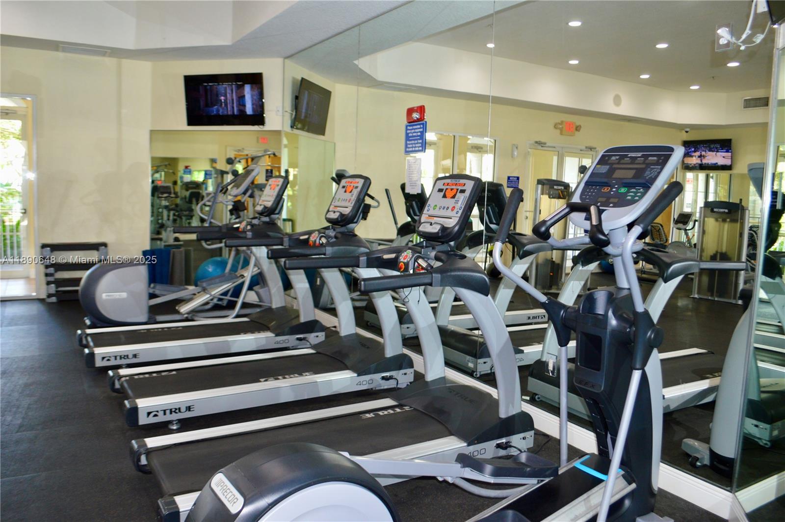 ISLANDS AT DORAL - Residential Lease