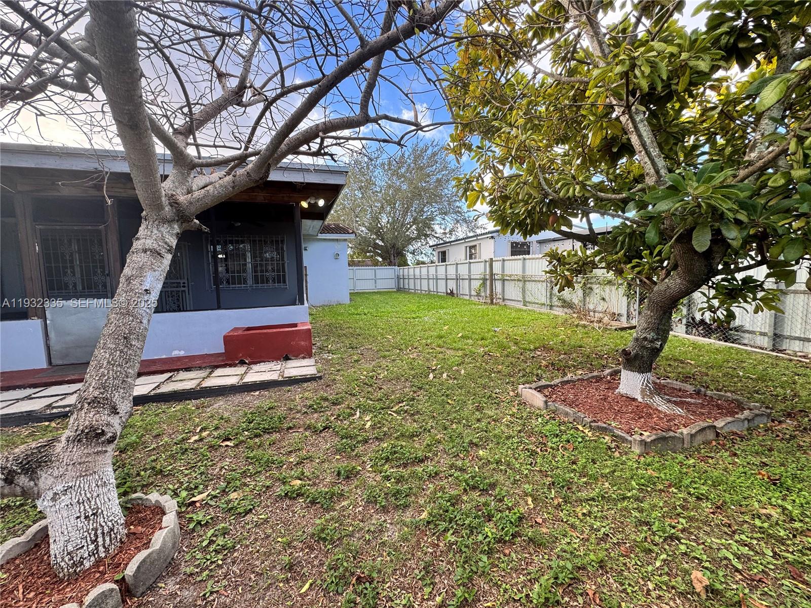 CORAL PARK ESTATES SEC 3 - Residential Lease