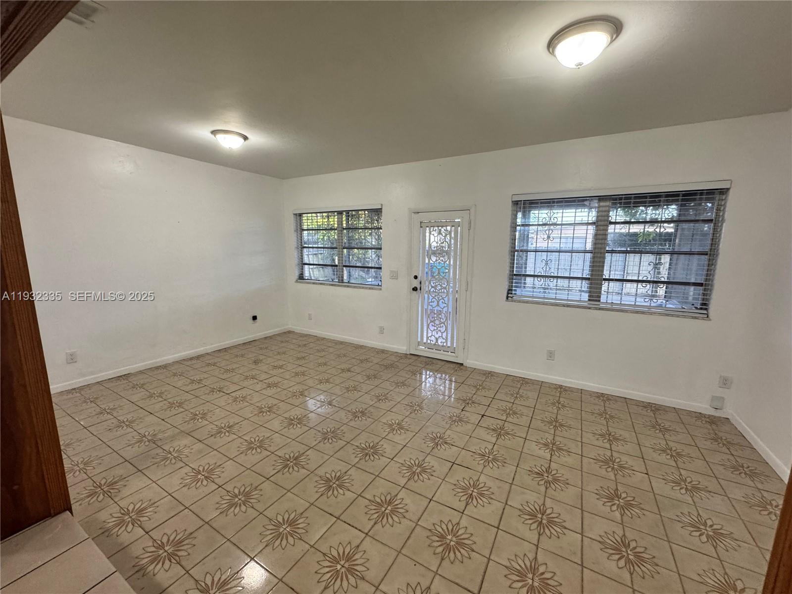 CORAL PARK ESTATES SEC 3 - Residential Lease