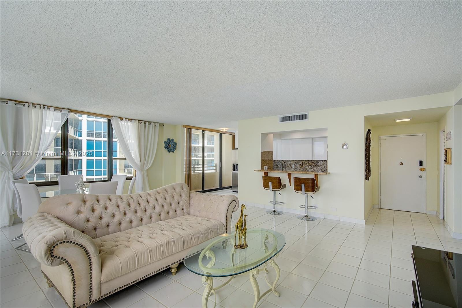 ALEXANDER TOWERS CONDO - Residential