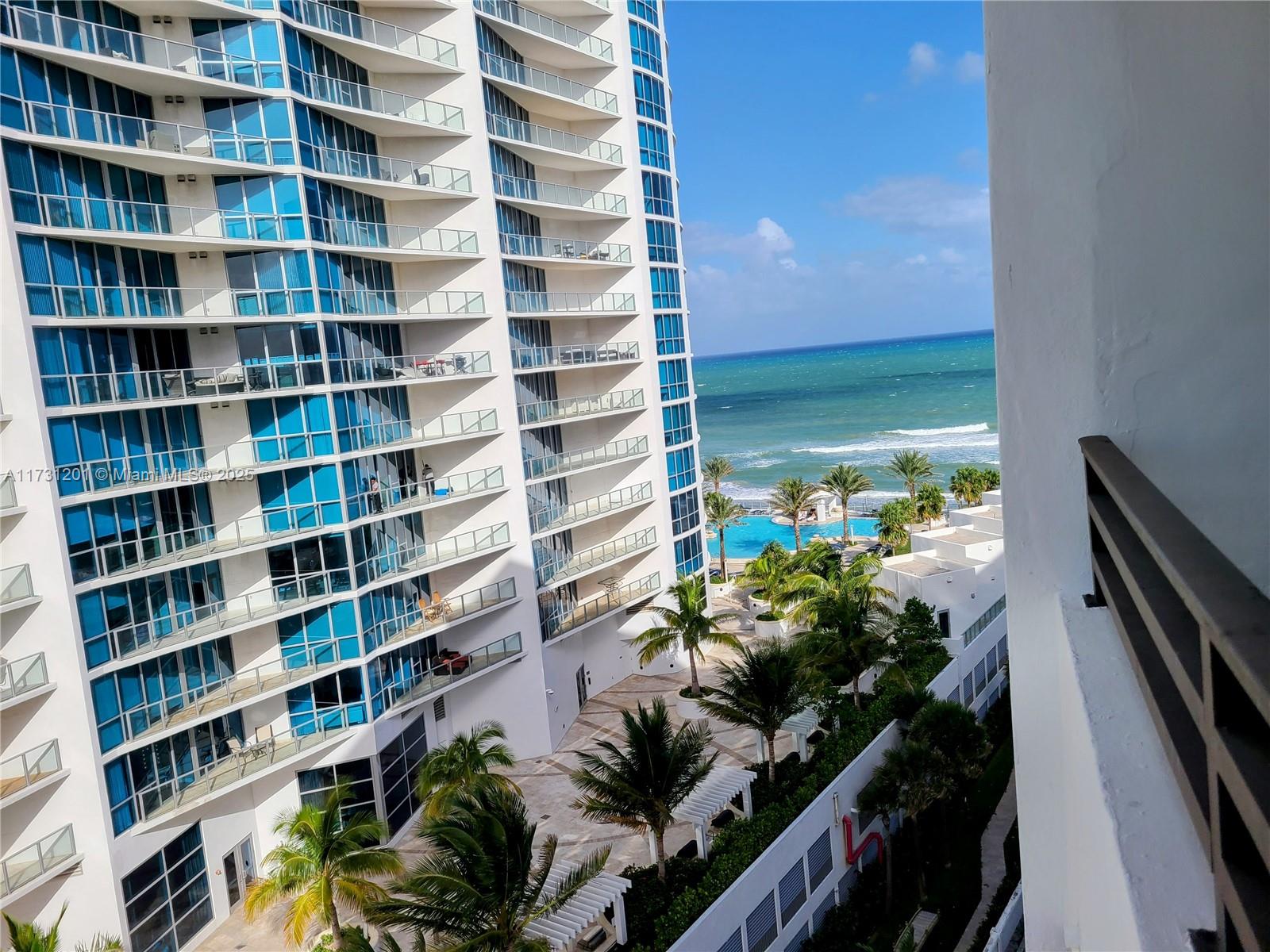 ALEXANDER TOWERS CONDO - Residential