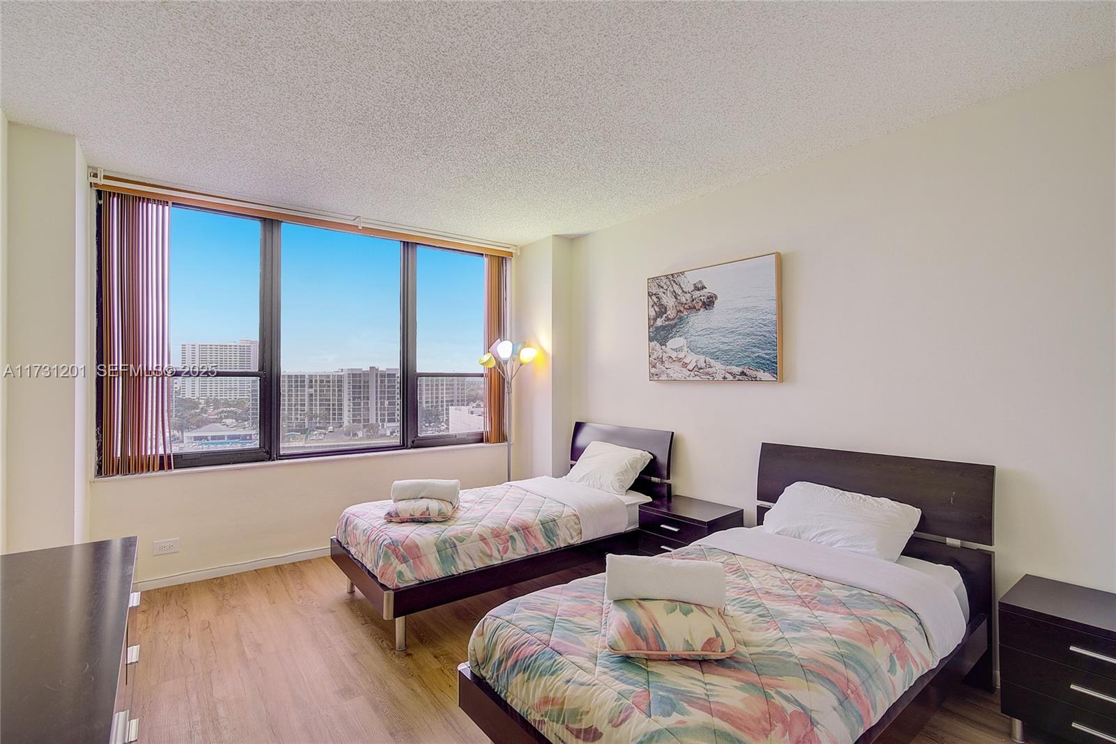 ALEXANDER TOWERS CONDO - Residential