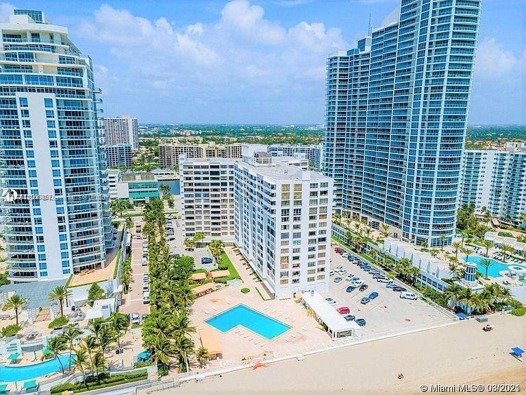 ALEXANDER TOWERS CONDO - Residential