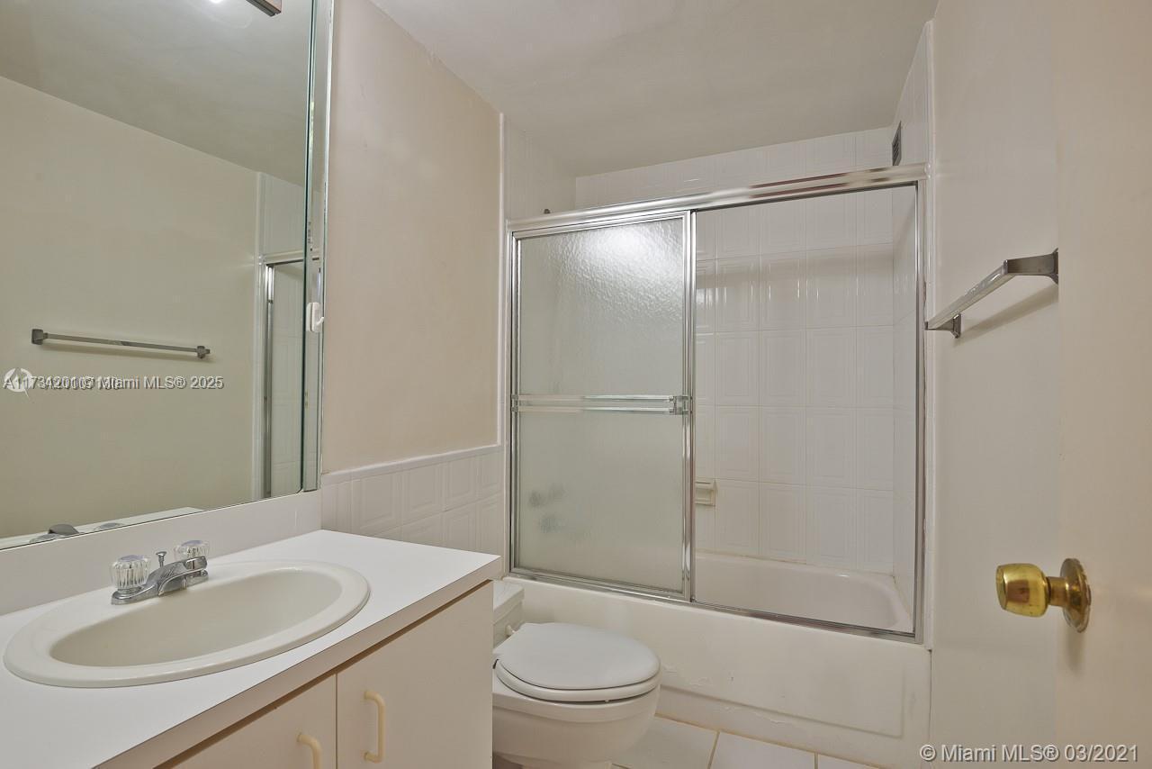 ALEXANDER TOWERS CONDO - Residential