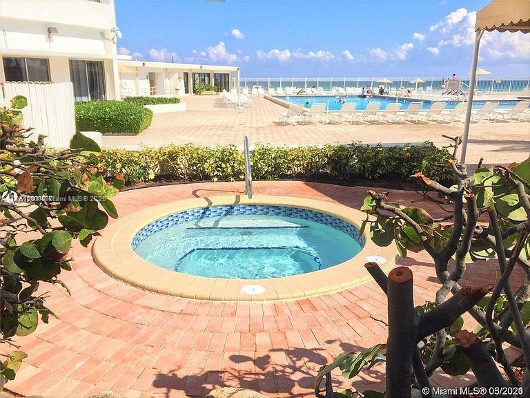 ALEXANDER TOWERS CONDO - Residential