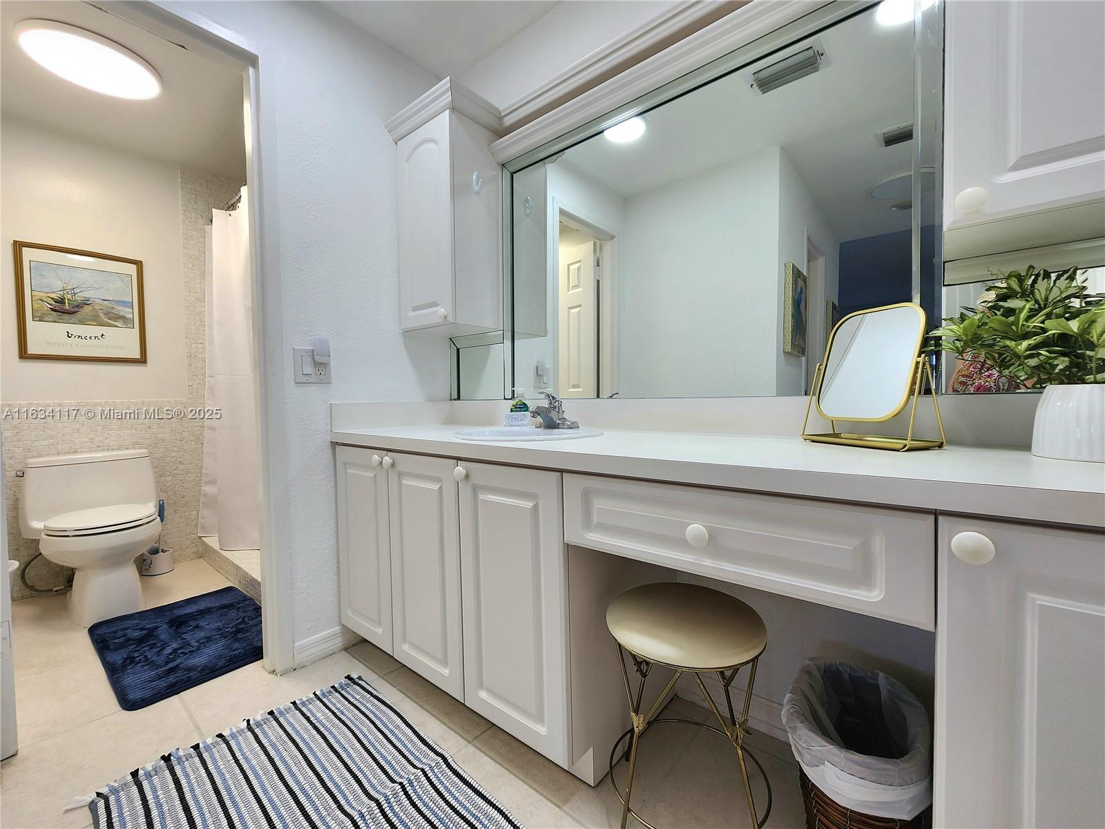 ALEXANDER TOWERS CONDO - Residential Lease