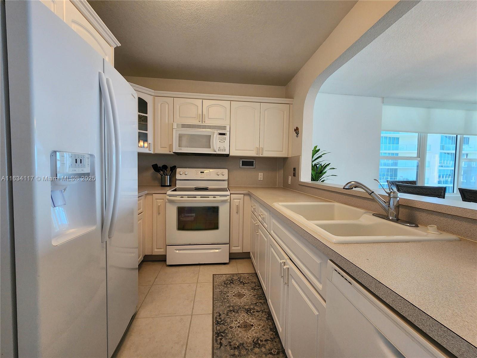 ALEXANDER TOWERS CONDO - Residential Lease