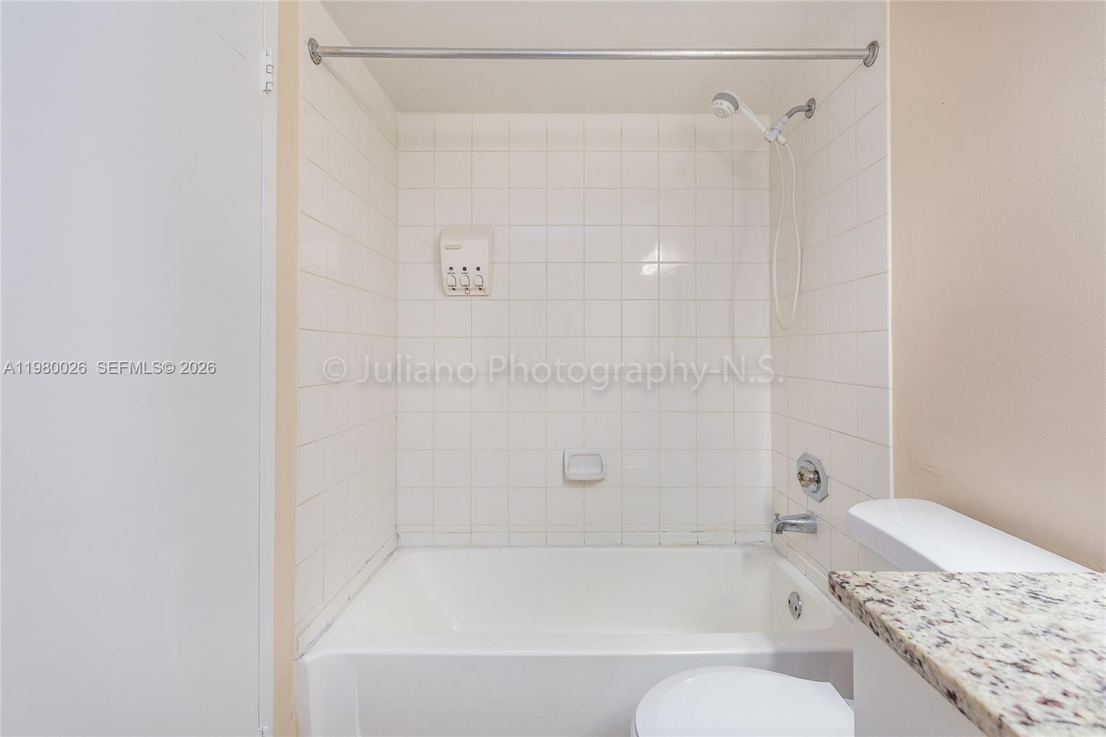 THE GRANDVIEW PALACE COND - Residential Lease