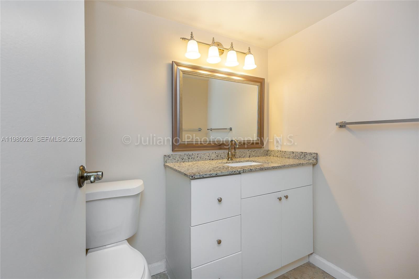 THE GRANDVIEW PALACE COND - Residential Lease