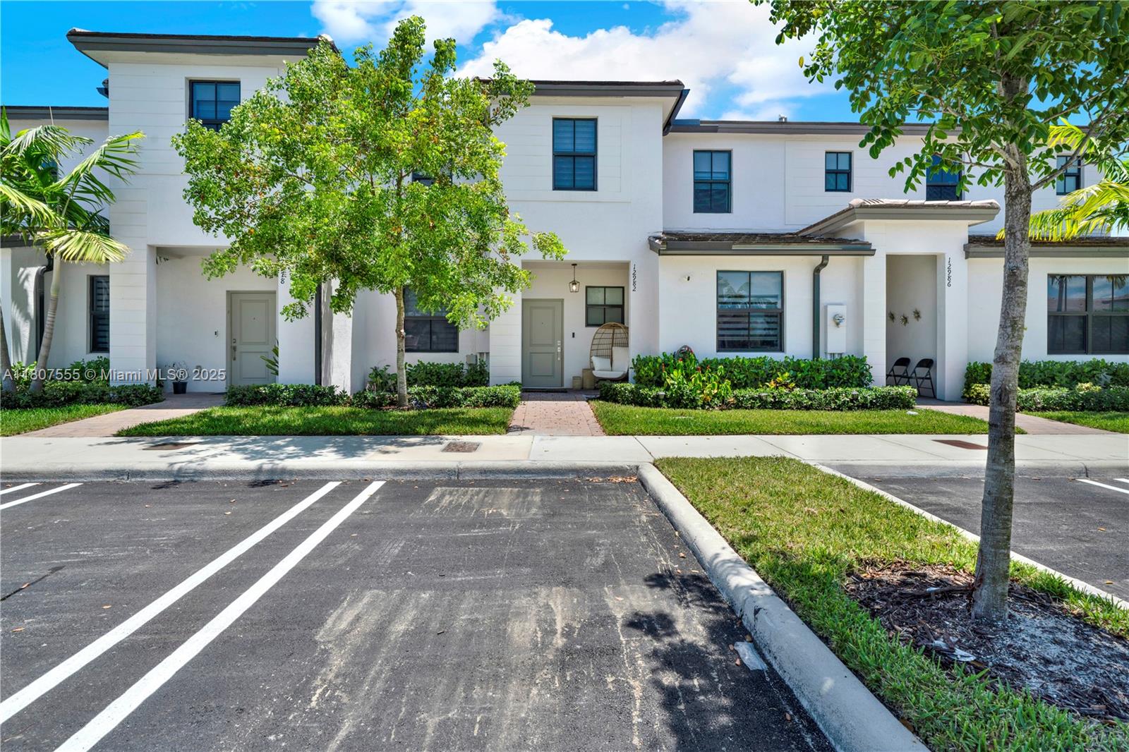 12982 Sw 232nd Ln, Miami, Broward County, Florida - 3 Bedrooms  
3 Bathrooms - 