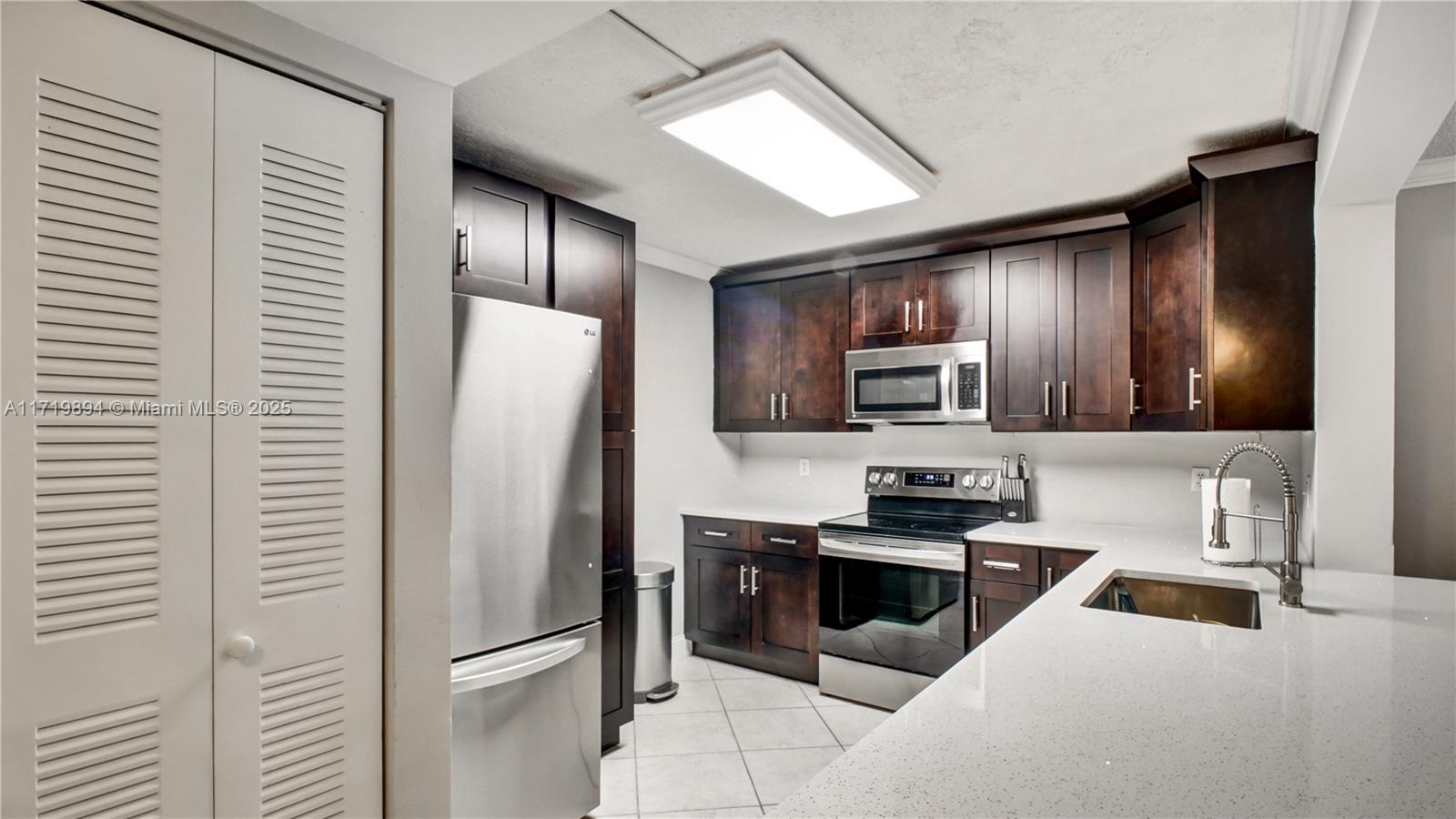 SAXON WOODS NORTH CONDO - Residential