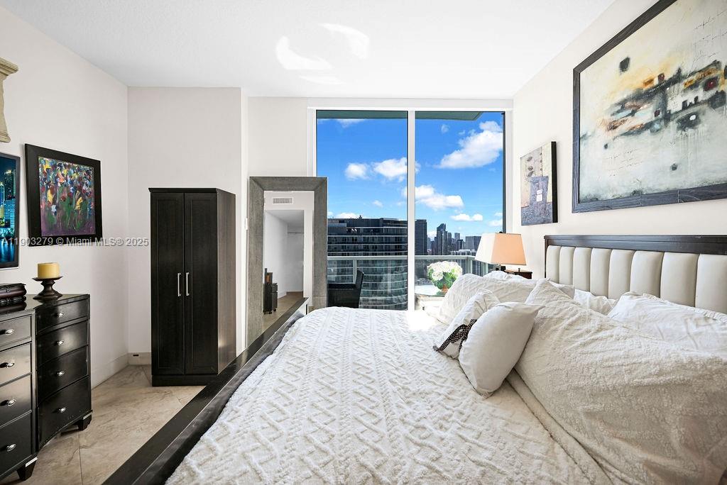 QUANTUM ON THE BAY CONDO - Residential