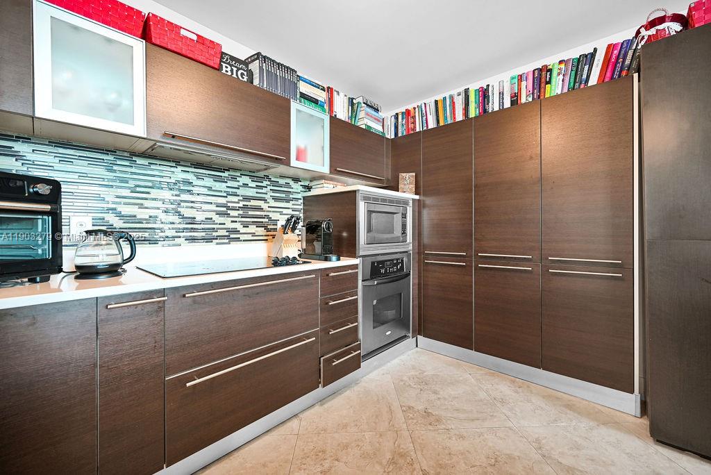 QUANTUM ON THE BAY CONDO - Residential