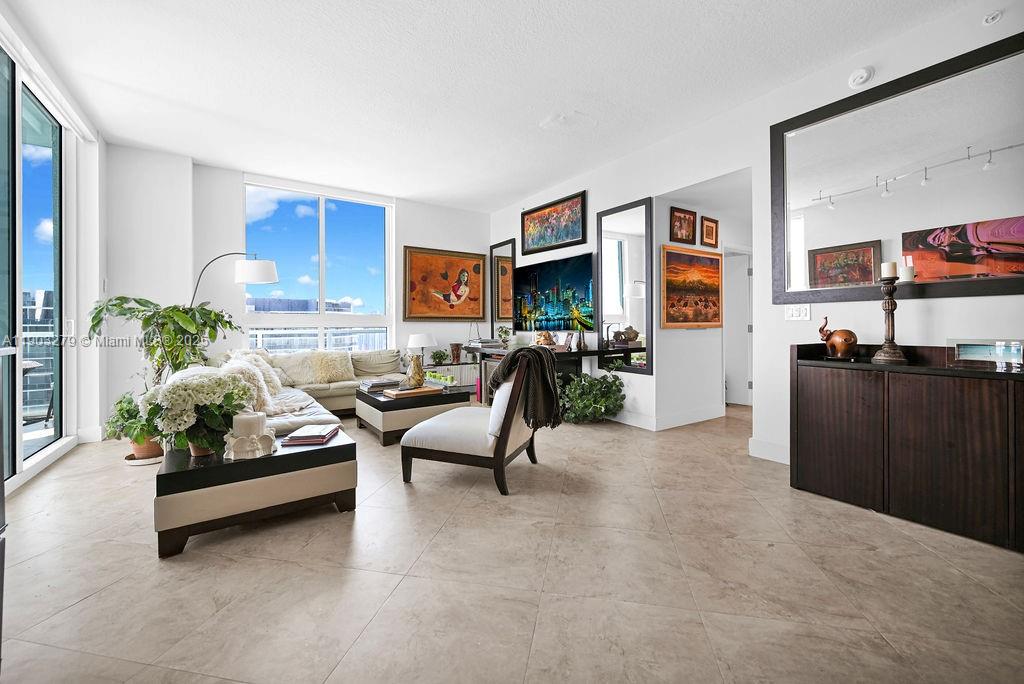 QUANTUM ON THE BAY CONDO - Residential