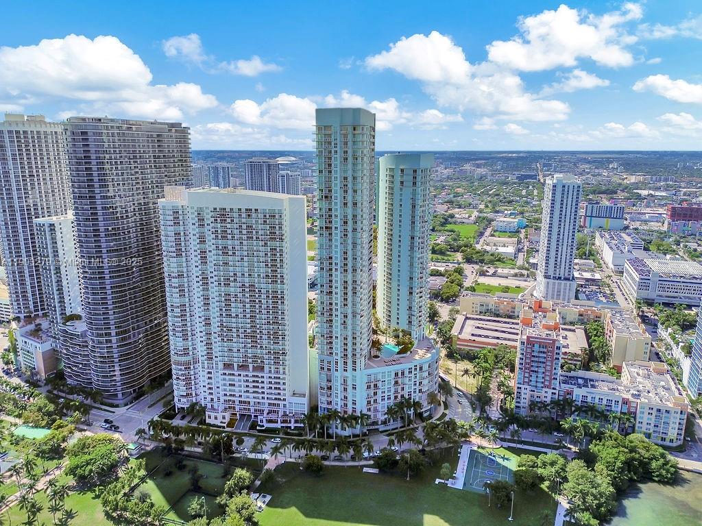 QUANTUM ON THE BAY CONDO - Residential