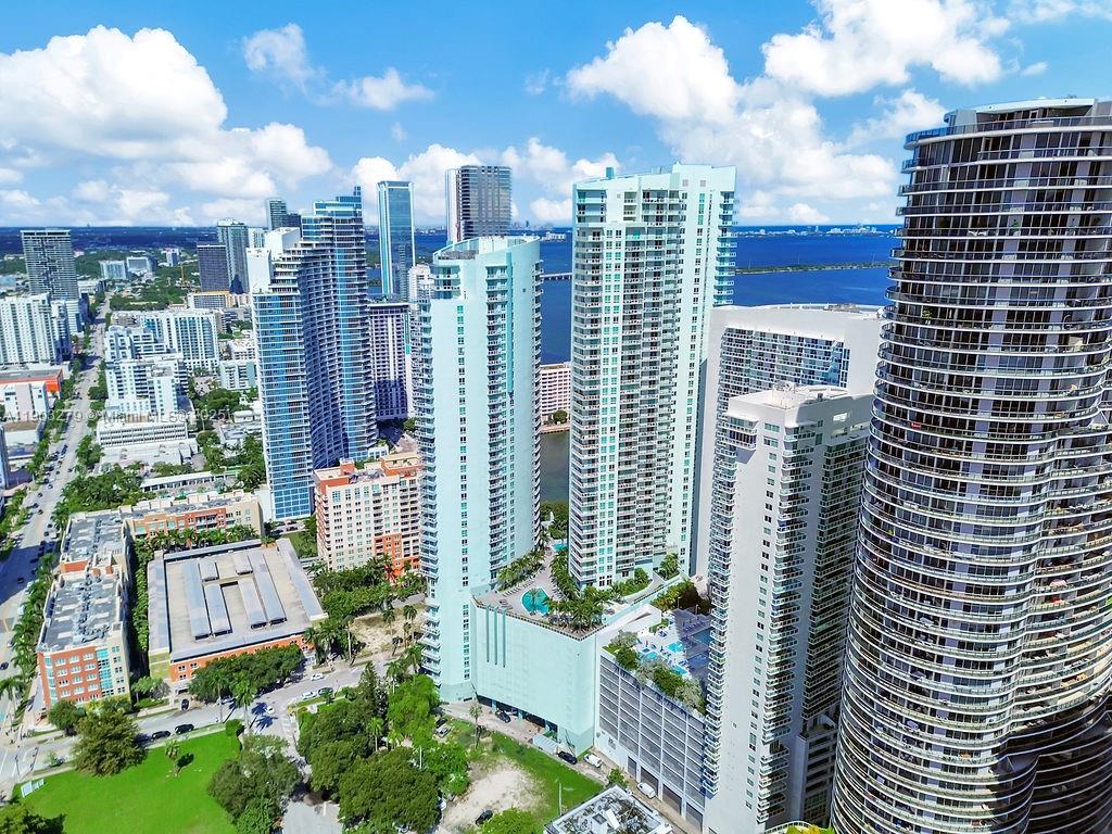 QUANTUM ON THE BAY CONDO - Residential