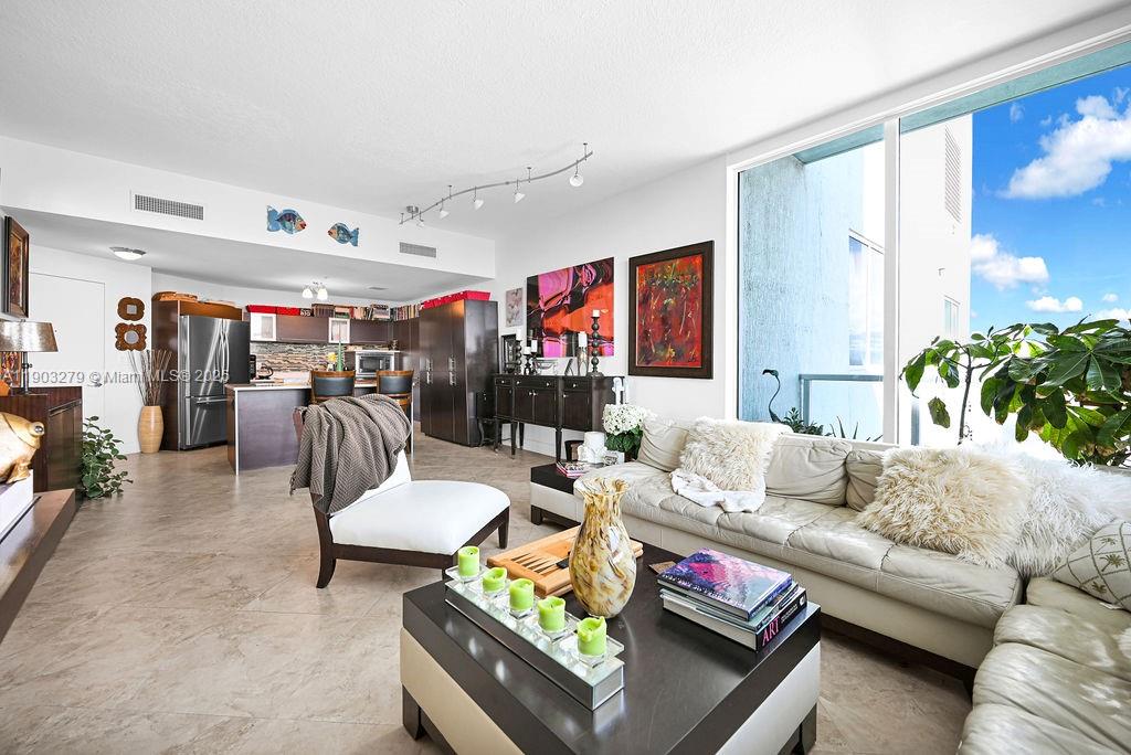 QUANTUM ON THE BAY CONDO - Residential