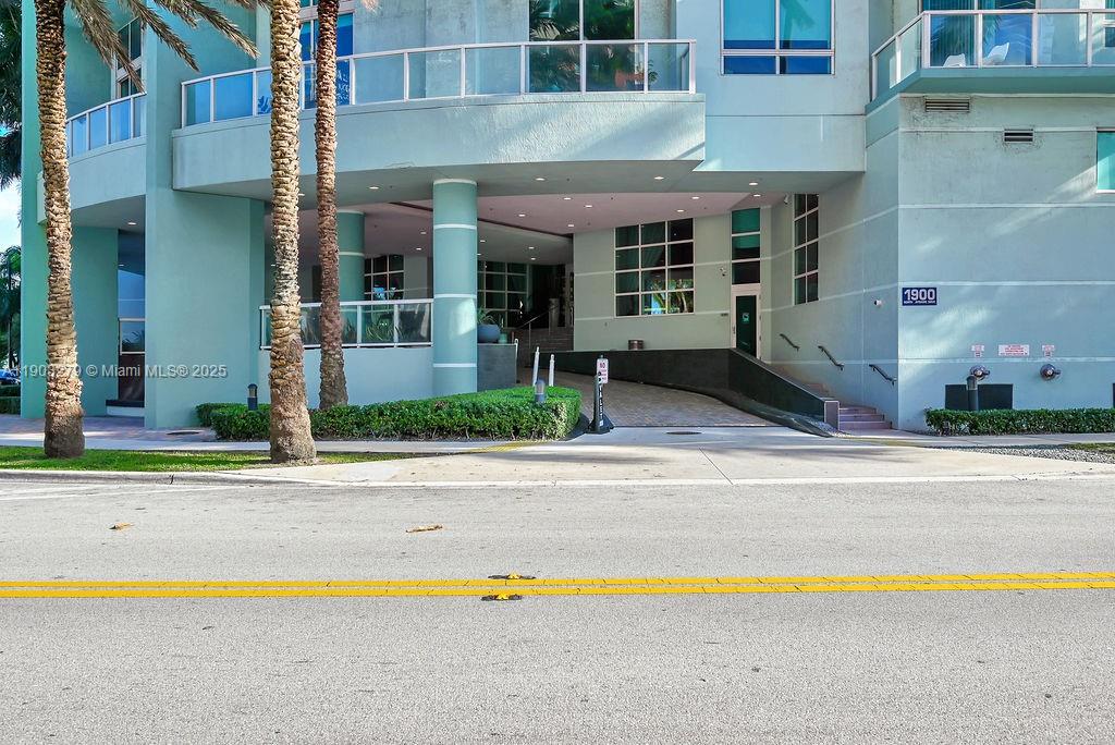 QUANTUM ON THE BAY CONDO - Residential