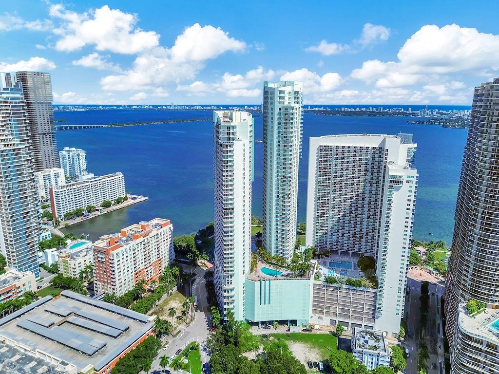 QUANTUM ON THE BAY CONDO - Residential