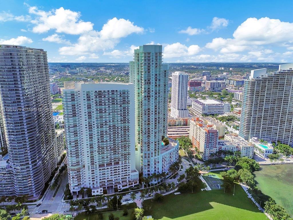 QUANTUM ON THE BAY CONDO - Residential