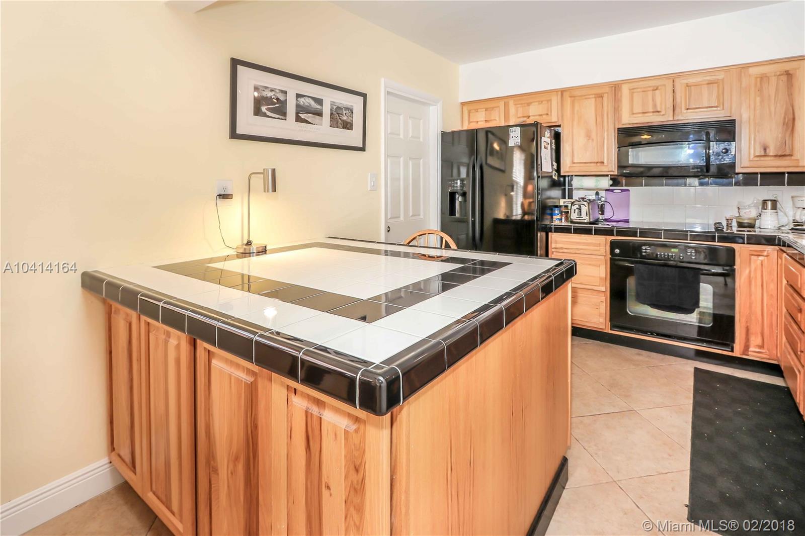 HOLLYWOOD LAKES SEC - Residential