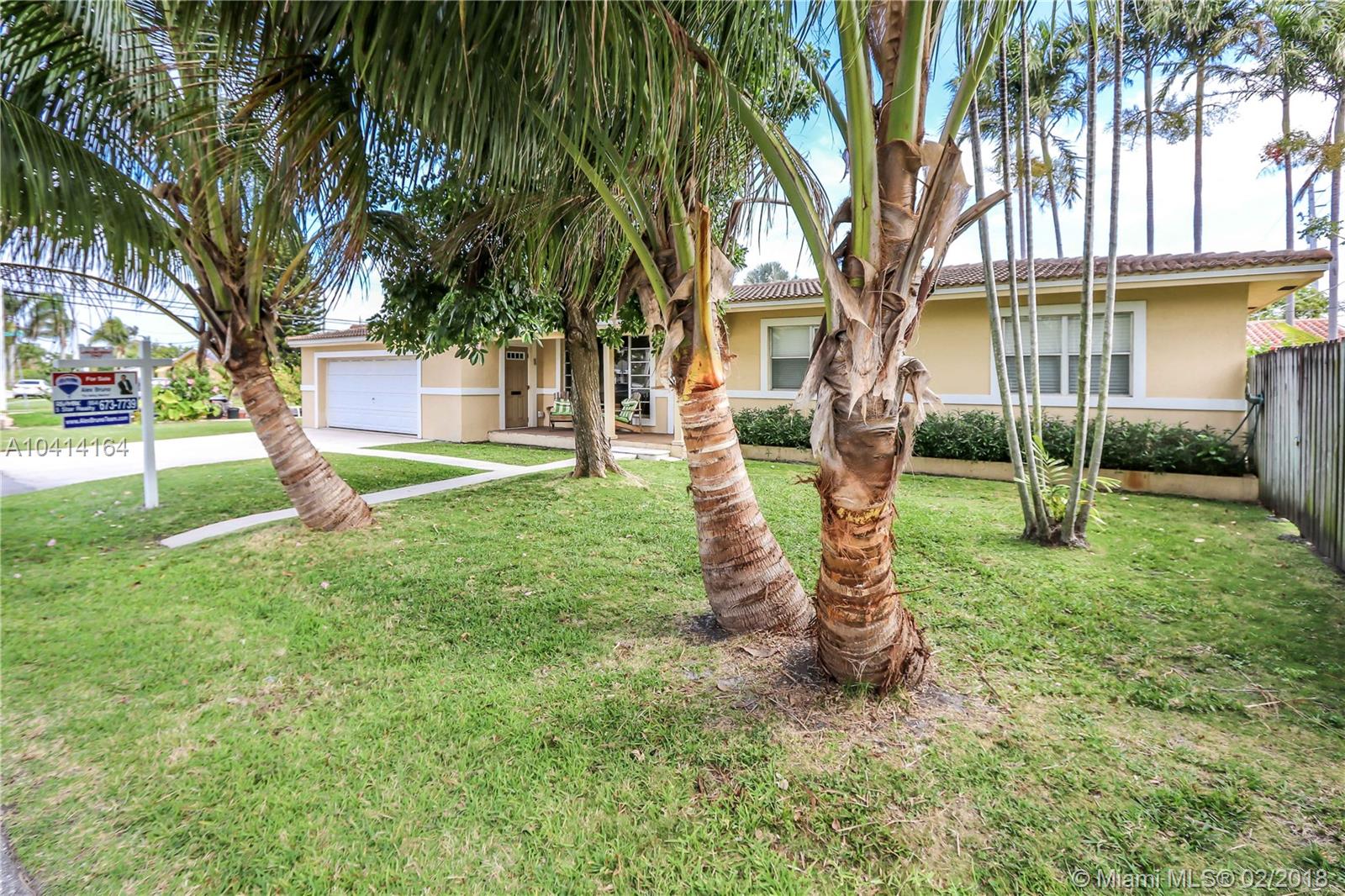 HOLLYWOOD LAKES SEC - Residential